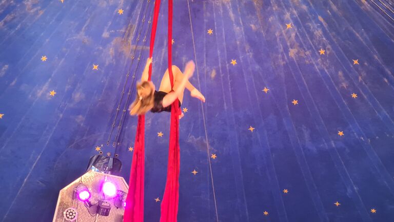Akrobatik Zirkus Alaska
