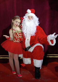 Weihnachtsmann erfüllt Träume im Weihnachtszirkus Göppingen Alaska